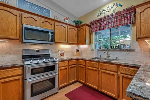 Kitchen - 2252 Wicklow St, Redding, CA 96001 photo 2 of 4