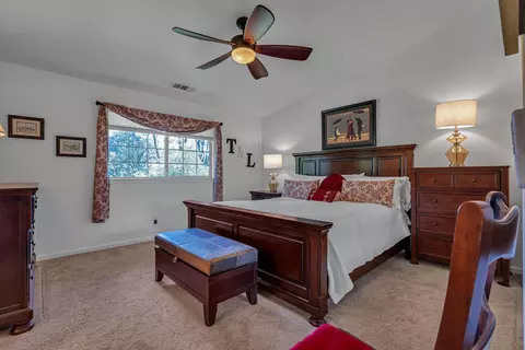 Bedroom - 2252 Wicklow St, Redding, CA 96001 photo 3 of 3
