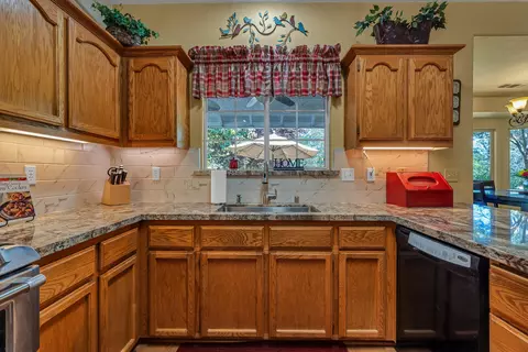 Kitchen - 2252 Wicklow St, Redding, CA 96001 photo 4 of 4