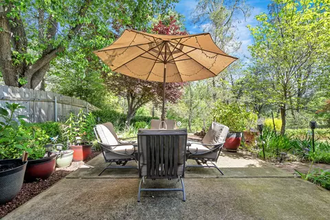 Exterior - 2252 Wicklow St, Redding, CA 96001 photo 3 of 13