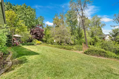 Exterior - 2252 Wicklow St, Redding, CA 96001 photo 8 of 13