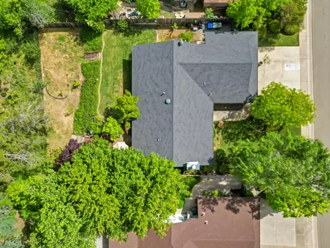 View/Area - 2252 Wicklow St, Redding, CA 96001 photo 5 of 5