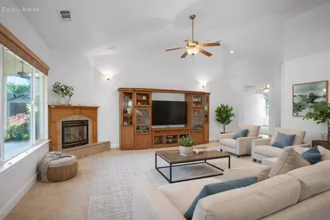 Living - 655 Mammoth Path, Redding, CA 96003 photo 1 of 3