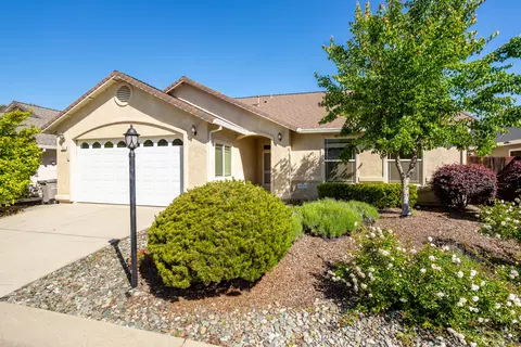 Exterior - 655 Mammoth Path, Redding, CA 96003 photo 3 of 10