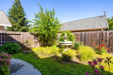 Exterior - 655 Mammoth Path, Redding, CA 96003 photo 10 of 10