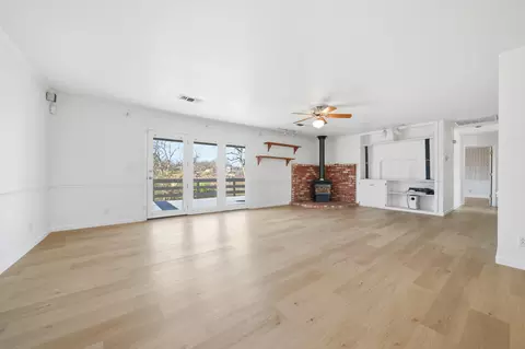 Living - 14435 Del Oro Ct, Red Bluff, CA 96080 photo 3 of 5