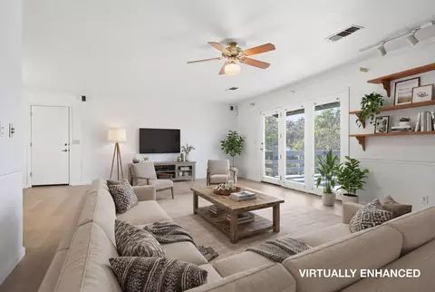 Living - 14435 Del Oro Ct, Red Bluff, CA 96080 photo 2 of 5