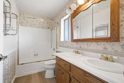 Bath - 14435 Del Oro Ct, Red Bluff, CA 96080 photo 1 of 2