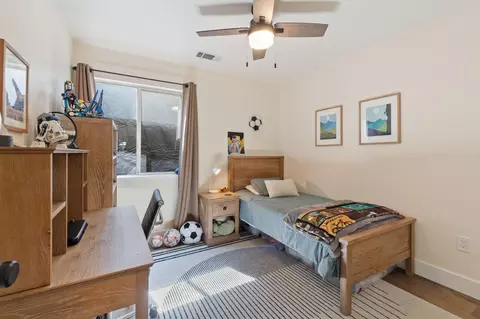 Bedroom - 2178 Hemingway St, Redding, CA 96003 photo 5 of 7