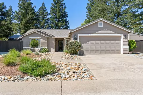 2178 Hemingway St, Redding, CA 96003