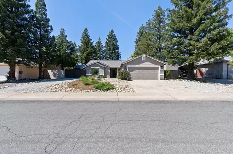 Exterior - 2178 Hemingway St, Redding, CA 96003 photo 14 of 15
