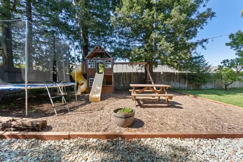 Exterior - 2178 Hemingway St, Redding, CA 96003 photo 10 of 15