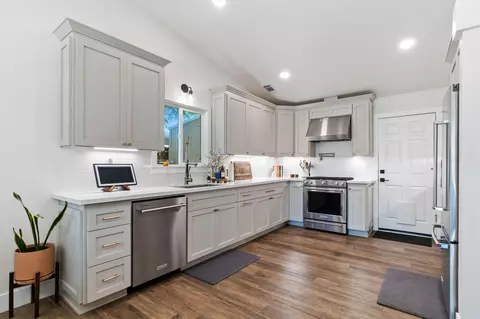 Kitchen - 2178 Hemingway St, Redding, CA 96003 photo 1 of 4