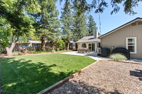Exterior - 2178 Hemingway St, Redding, CA 96003 photo 8 of 15