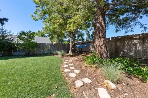 Exterior - 2178 Hemingway St, Redding, CA 96003 photo 6 of 15