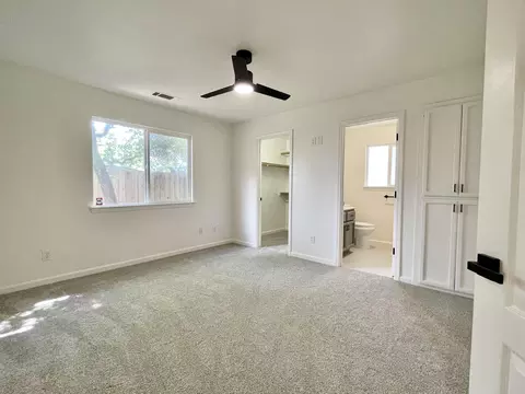 Bedroom - 5370 Cedars Rd, Redding, CA 96001 photo 2 of 7
