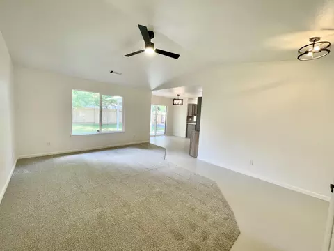 Living - 5370 Cedars Rd, Redding, CA 96001 photo 2 of 6