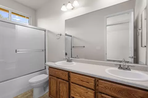 Bath - 2341 Suzette Ave, Redding, CA 96002 photo 2 of 3