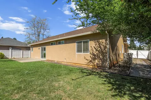 Exterior - 2341 Suzette Ave, Redding, CA 96002 photo 6 of 8