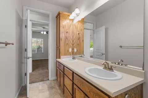 Entry Way - 2341 Suzette Ave, Redding, CA 96002 photo 3 of 4