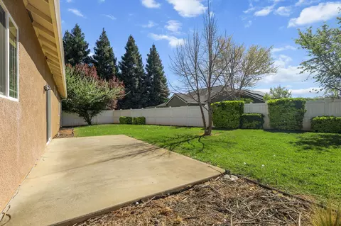 Exterior - 2341 Suzette Ave, Redding, CA 96002 photo 4 of 8