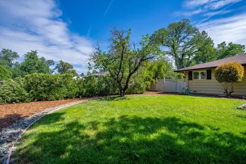 Exterior - 7038 Riata Dr, Redding, CA 96002 photo 6 of 13