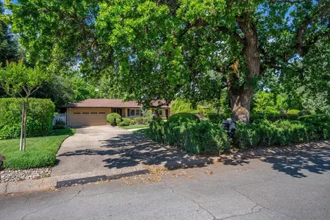 Exterior - 7038 Riata Dr, Redding, CA 96002 photo 11 of 13