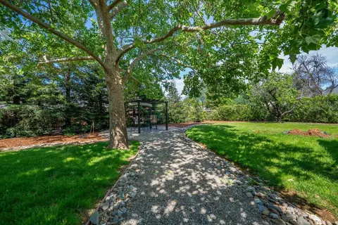 Exterior - 7038 Riata Dr, Redding, CA 96002 photo 5 of 13