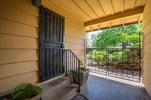 Exterior - 7038 Riata Dr, Redding, CA 96002 photo 7 of 13