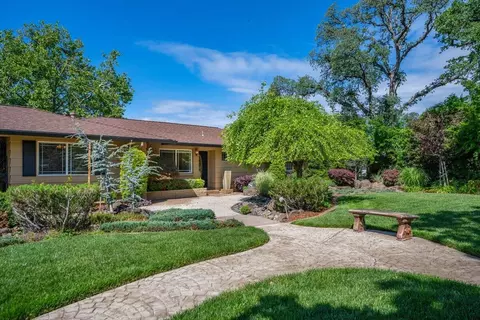 7038 Riata Dr, Redding, CA 96002
