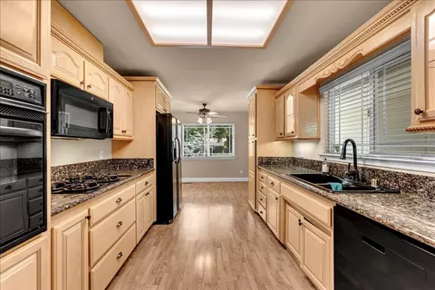 Kitchen - 7038 Riata Dr, Redding, CA 96002 photo 1 of 3