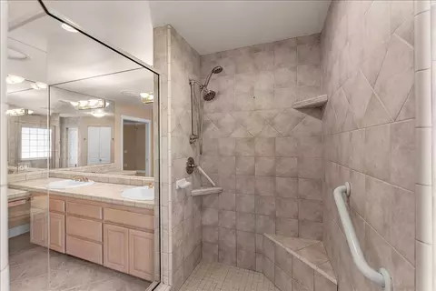 Bath - 7038 Riata Dr, Redding, CA 96002 photo 3 of 5