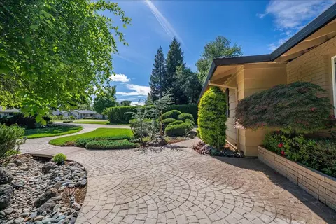 Exterior - 7038 Riata Dr, Redding, CA 96002 photo 9 of 13