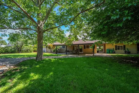 Exterior - 7038 Riata Dr, Redding, CA 96002 photo 4 of 13