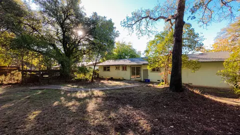 Exterior - 1610 Oakdale Ct, Redding, CA 96002 photo 3 of 3