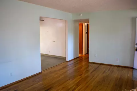 Living - 1610 Oakdale Ct, Redding, CA 96002 photo 2 of 2