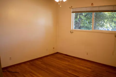Bedroom - 1610 Oakdale Ct, Redding, CA 96002 photo 4 of 7
