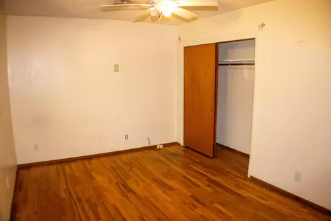 Bedroom - 1610 Oakdale Ct, Redding, CA 96002 photo 3 of 7