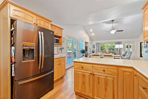 Kitchen - 19962 Welcome Way, Redding, CA 96002 photo 5 of 8