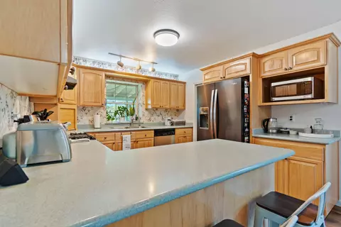 Kitchen - 19962 Welcome Way, Redding, CA 96002 photo 2 of 8
