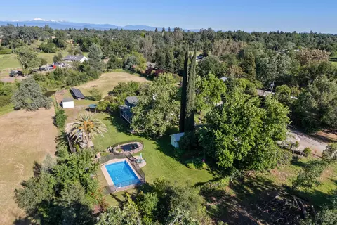 View/Area - 19962 Welcome Way, Redding, CA 96002 photo 8 of 9