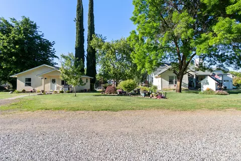 Exterior - 19962 Welcome Way, Redding, CA 96002 photo 4 of 39