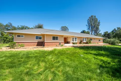 16922 China Gulch Dr, Anderson, CA 96007