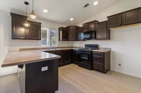 3283 Bridgewater Ct, Redding, CA 96003 photo 8