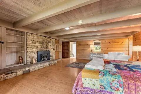 Bedroom - 29865 E Highway 299, Round Mountain, CA 96084 photo 4 of 17