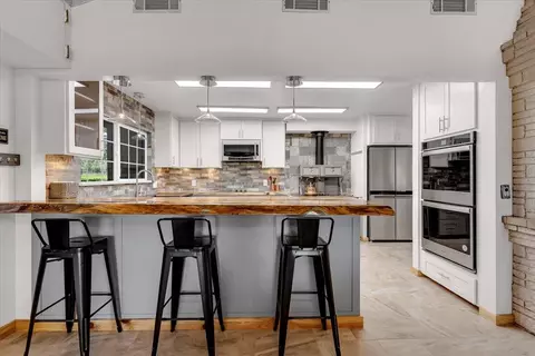 Kitchen - 29865 E Highway 299, Round Mountain, CA 96084 photo 9 of 13