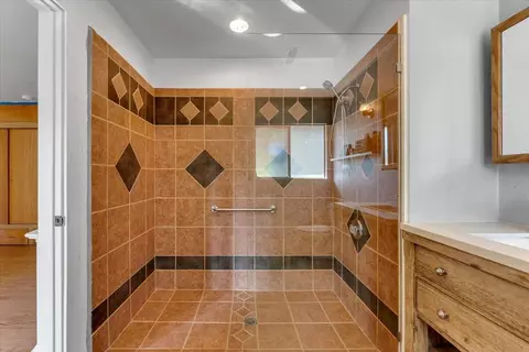 Bath - 29865 E Highway 299, Round Mountain, CA 96084 photo 2 of 7