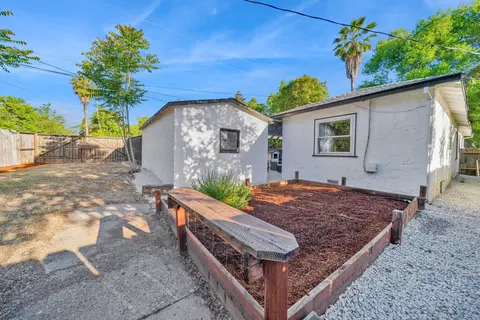 Exterior - 855 State St, Redding, CA 96001 photo 12 of 20