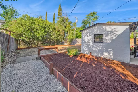 Exterior - 855 State St, Redding, CA 96001 photo 14 of 20