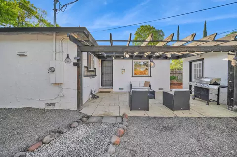 Exterior - 855 State St, Redding, CA 96001 photo 5 of 20